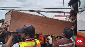 Aparat Evakuasi Jenazah Warga Sipil Diduga Korban OPM di Paniai Papua