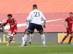 Alexander-Arnold Balas Kritik dengan Gol Cantik