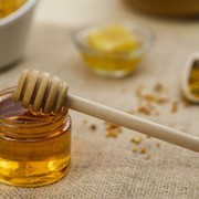 Mengenal Madu Manuka dan Manfaatnya untuk Masalah Kulit