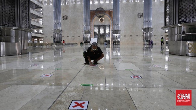 Pengurus Masjid Istiqlal tengah berembuk mengurus skema protokol kesehatan yang bakal diterapkan pada ibadah salat Jumat pekan ini.