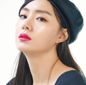 10 Potret Artis Cantik Seo Ji Hye yang Dikabarkan Dekat dengan Kim Jung Hyun