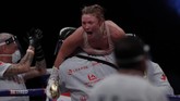 FOTO: Ebanie Bridges Babak Belur di Duel Perebutan Sabuk WBA Shannon Courtenay menjadi juara dunia tinju kelas bantam putri versi WBA usai mengalahkan Ebanie Bridges di Copper Box Arena, Inggris, Minggu (11/4).