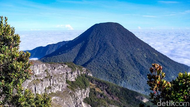 Heboh Gunung Gede Erupsi, Kepala Geologi Sebut Cuman Hoaks