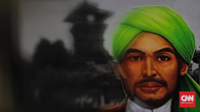 Arsitektur peninggalan era Sunan Kudus menunjukkan sikap kompromistis dia dalam menyampaikan pesan-pesan Islam kepada masyarakat yang didominasi Hindu-Budha.