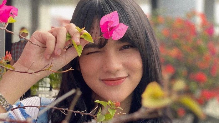 10 Pesona Davina Karamoy yang Dikabarkan Dekat dengan Syakir Daulay