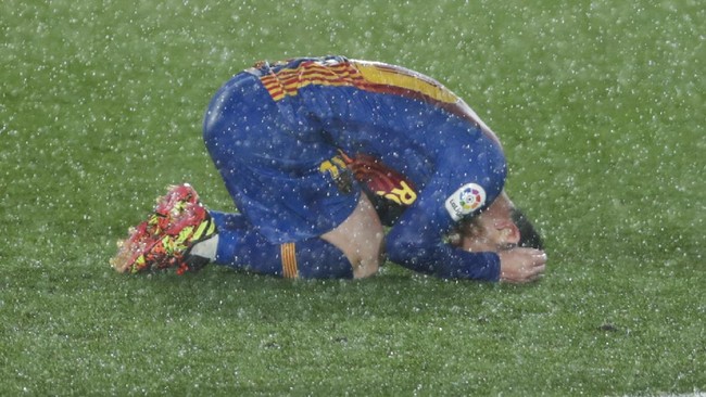 Lionel Messi sering jadi target untuk tukar kostum. Namun ia punya penyesalan besar terkait hal tersebut.