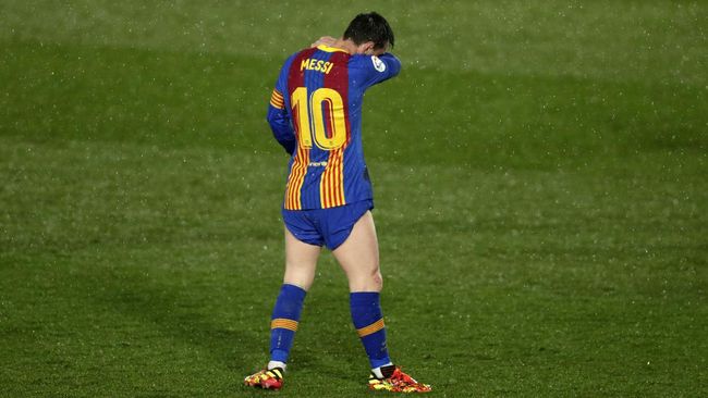 Messi Kembali Tumpul di Hadapan Real Madrid Bintang Barcelona, Lionel Messi terus melanjutkan tren gagal mencetak gol dalam penampilannya di laga El Clasico melawan Real Madrid.