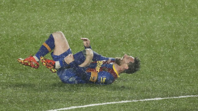 Laga final Copa del Rey antara Athletic Bilbao vs Barcelona bisa jadi penentu masa depan Lionel Messi di Blaugrana.