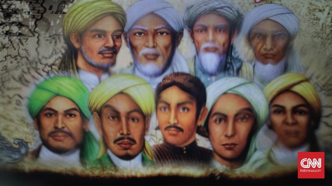 Era wali songo menandai berakhir era Hindu-Budha di Nusantara. Ada beragam versi jumlah wali songo mulai dari delapan orang, sembilan, hingga 13 orang.