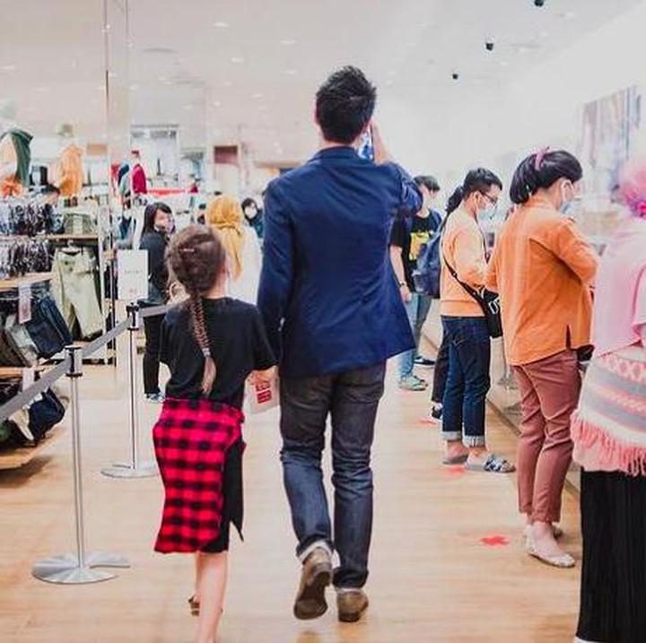 <p>Belum lama ini Daniel Mananta mengunggah foto anak perempuannya, Mila Mananta. Kala itu, ia menghadiri sebuah acara sebagai host. (Foto: Instagram @vjdaniel)</p>