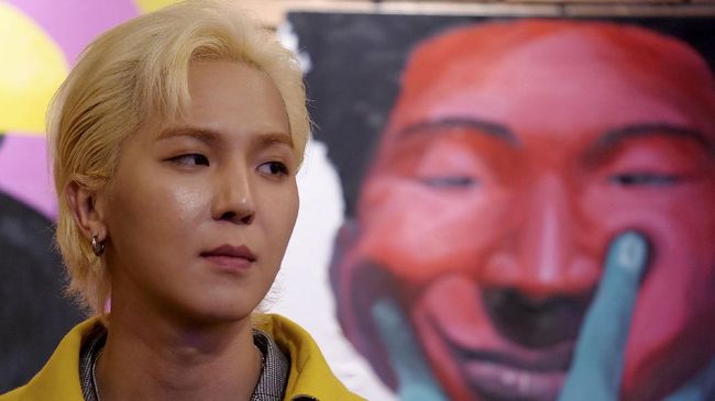 Media sosial heboh berkat aksi Mino, personel boyband Winner, mengenakan hijab keluaran label asal Indonesia. 