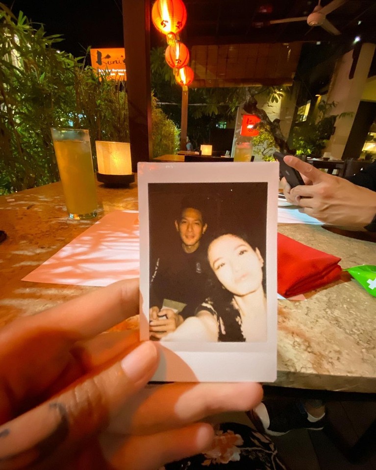 Diisukan Telah Menikah, Berikut Kemesraan Chef Juna dan Citra Anindya Citra Anindya baru-baru ini mengaku telah dinikahi oleh Chef Juna. Yuk intip kemesraan mereka berdua!