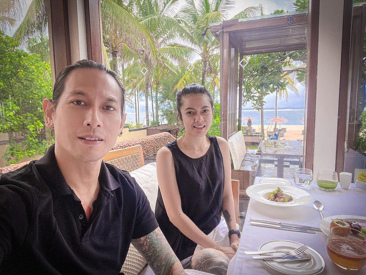 Citra Anindya baru-baru ini mengaku telah dinikahi oleh Chef Juna&period; Yuk intip kemesraan mereka berdua&excl;