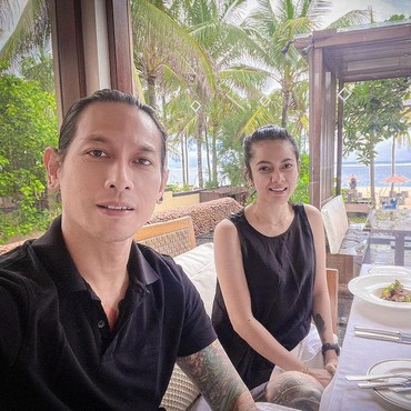 Heboh Sempat Ngaku Sudah Menikah, Intip Kemesraan Chef Juna & Citra Anindya