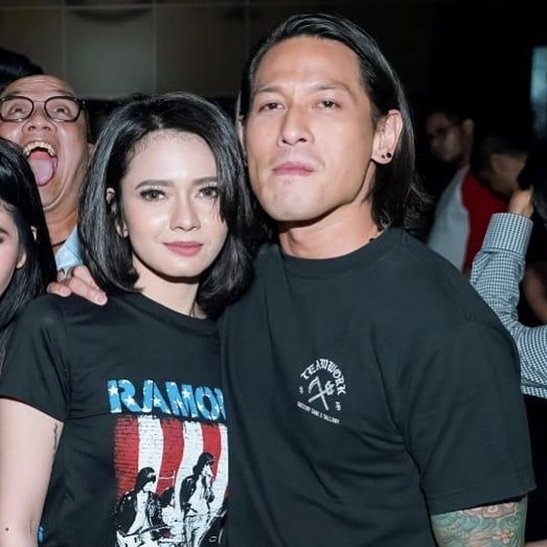 Diisukan Telah Menikah, Berikut Kemesraan Chef Juna dan Citra Anindya Citra Anindya baru-baru ini mengaku telah dinikahi oleh Chef Juna. Yuk intip kemesraan mereka berdua!