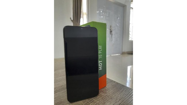 Infinix Hot 10 Play yang hadir di Indonesia awal 2021 cukup membuat kejutan dengan harga yang terbilang murah namun punya fitur yang cukup kompetitif.