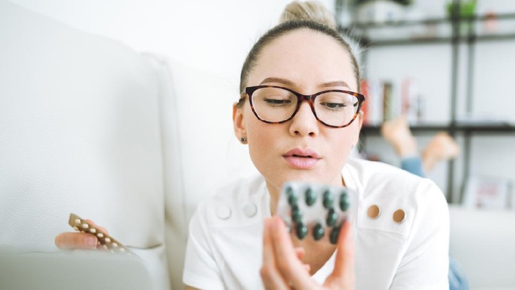 Women and pills she think about her health at home