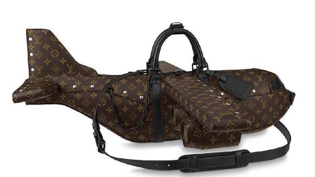 Tas jinjing berbentuk pesawat dari Louis Vuitton dijual lebih mahal daripada harga pesawat Cessna yaitu seharga Rp570,2 juta.