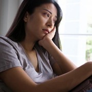 Bukan Karena Nyeri Atau Kram, Kenapa Bisa Merasa Ingin Menangis & Sedih Saat Menstruasi?
