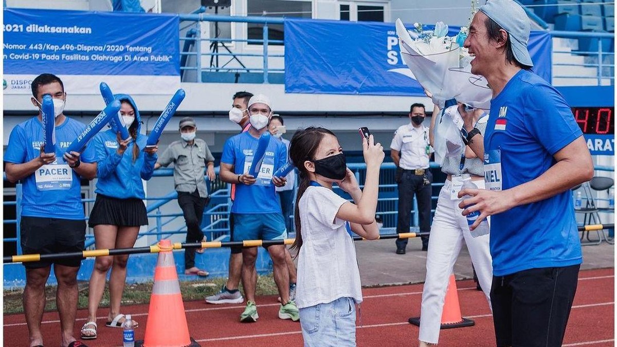 Daniel Mananta baru-baru ini memperlihatkan momen kebersamaannya dengan sang anak yang selama ini jarang diperlihatkan&period; Yuk intip beberapa momen kebersamaan Daniel dan sang anak&excl;