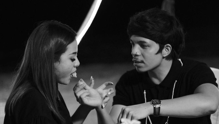 Momen Mewah dan Romantis Bulan Madu Atta dan Aurel Atta Halilintar dan Aurel Hermansyah sedang menikmati bulan madu di pulau dewata Bali. Yuk intip momen mewah dan romantisnya bulan madu mereka!