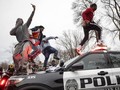 FOTO: Penembakan Warga Kulit Hitam Picu Minnesota Membara