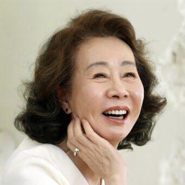 Potret Youn Yuh Jung, Aktris Korea Pertama yang Menang di BAFTA Awards