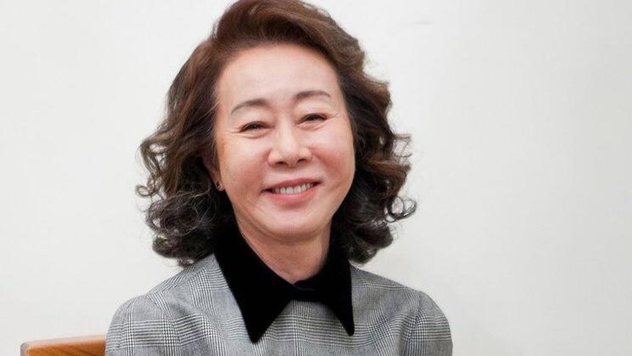 Potret Youn Yuh Jung Youn Yuh-jung mendadak viral karena ia merupakan Aktris Korea pertama yang menang di BAFTA. Berikut inilah sosok Youn Yuh-jung!