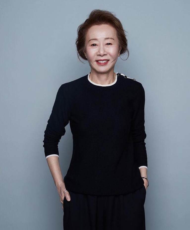 Potret Youn Yuh Jung Youn Yuh-jung mendadak viral karena ia merupakan Aktris Korea pertama yang menang di BAFTA. Berikut inilah sosok Youn Yuh-jung!
