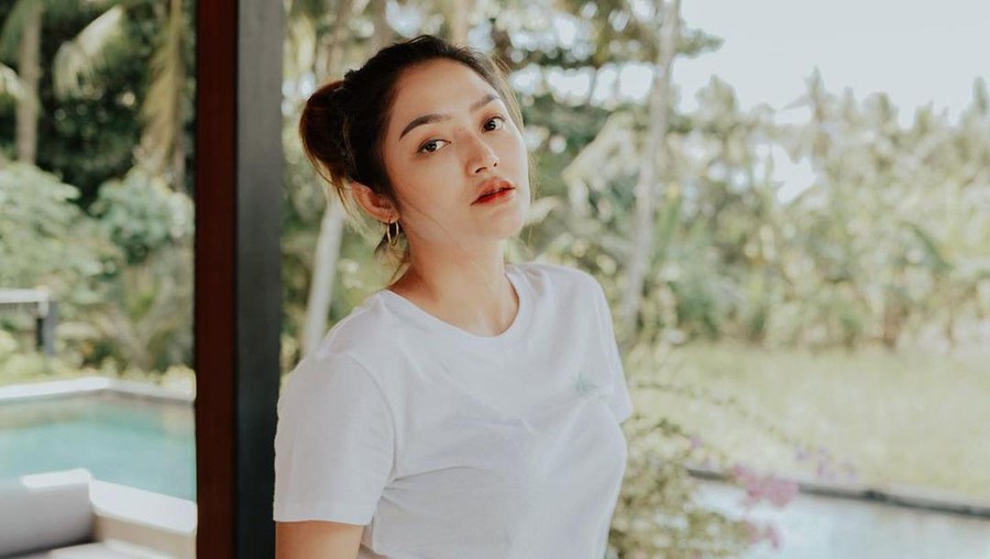 Siti Badriah disebut Lesti Kejora sebagai penyanyi dangdut dengan suara paling jelek. Berikut ini potret Siti Badriah!