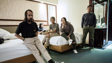 Lirik Lagu Esok - The Adams