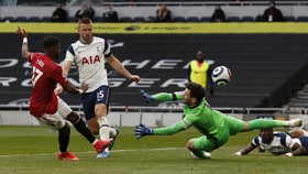 Tottenham vs Man Utd: Setan Merah Aji Mumpung