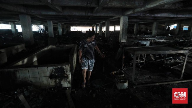 Wagub DKI Ahmad Riza Patria menyoroti masalah instalasi listrik dan ketiadaan larangan merokok terkait dengan dua kasus kebakaran pasar di Jakarta.