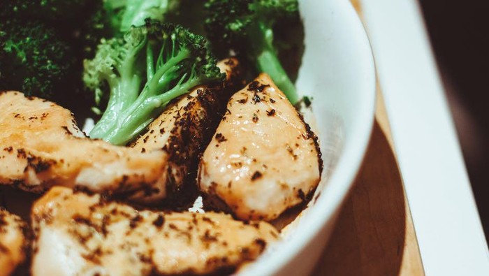 5 Tips Diet Saat Puasa Tanpa Harus Membatasi Makanan dengan Ketat