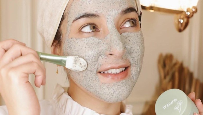 6 Rekomendasi Clay Mask Lokal Terbaru yang Nggak Bikin Kulit Kering