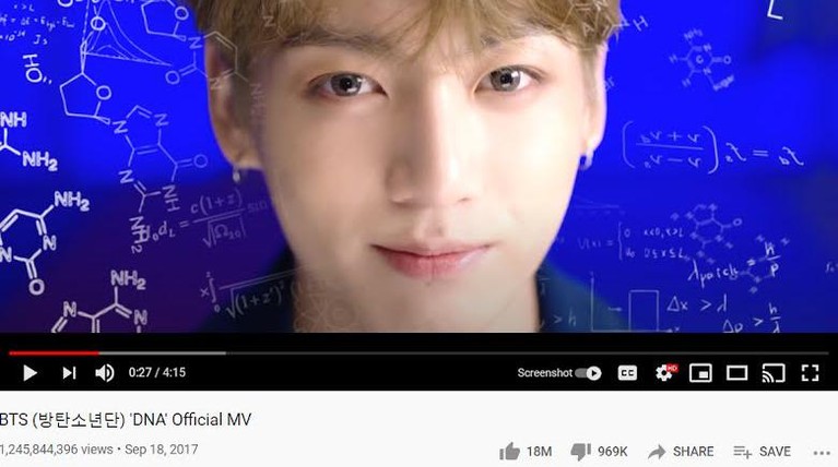8 MV K-Pop yang Masuk Klub Miliaran Penayangan YouTube Ada 8 video musik K-Pop yang masuk kedalam Klub Miliaran Penayangan YouTube eksklusif situs. Yuk simak MV apa saja!