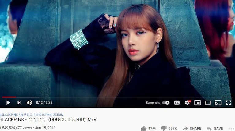 8 MV K-Pop yang Masuk Klub Miliaran Penayangan YouTube Ada 8 video musik K-Pop yang masuk kedalam Klub Miliaran Penayangan YouTube eksklusif situs. Yuk simak MV apa saja!