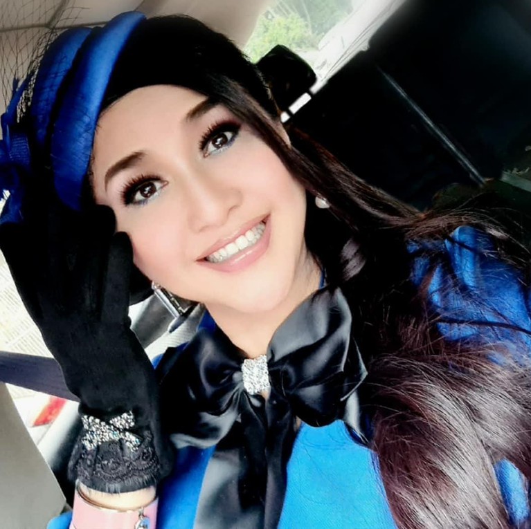 Artis Perempuan Usia 50-an Bak ABG Inilah beberapa artis Indonesia yang tetap awet muda bak ABG meski telah berusia 50-an. Yuk intip siapa saja mereka!