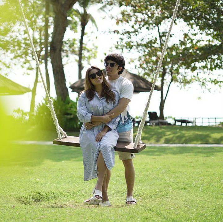 <p>Enggak jarang, beberapa potret kebahagiaan mereka bikin <em>netizen</em> jadi gemas. Keduanya benar-benar terlihat sangat manis ya, Bunda. (Foto: Instagram @aurelie.hermansyah)</p>