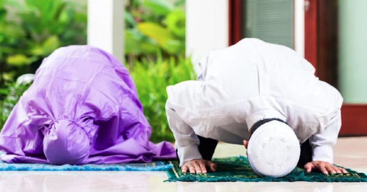 ARTI DAN MANFAAT MEMBACA DOA QUNUT SETELAH SOLAT SUBUH Doa qunut memiliki manfaat untuk menyempurnakan ibadah Bunda. Yuk pahami bacaan doa qunut selengkapnya saat salat subuh serta manfaat membaca doa qunut.