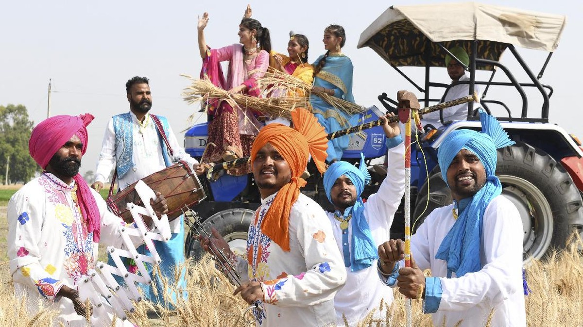 FOTO: Bhangra, Tarian Rakyat India Sambut Panen Raya