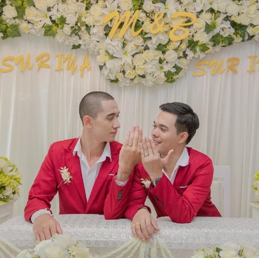 Heboh, Netizen Indonesia Komentari Pengantin Gay Thailand