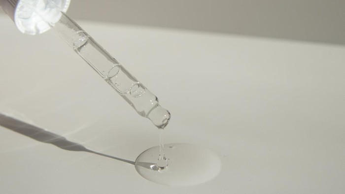 Suka Pakai Hyaluronic Acid? Eits, Ini Dia Cara Tepat Memakainya! Suka Pakai Hyaluronic Acid? Eits, Ini Dia Cara Tepat Memakainya!