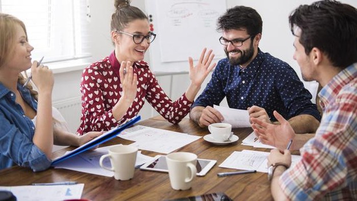 Ilustrasi mengobrol.