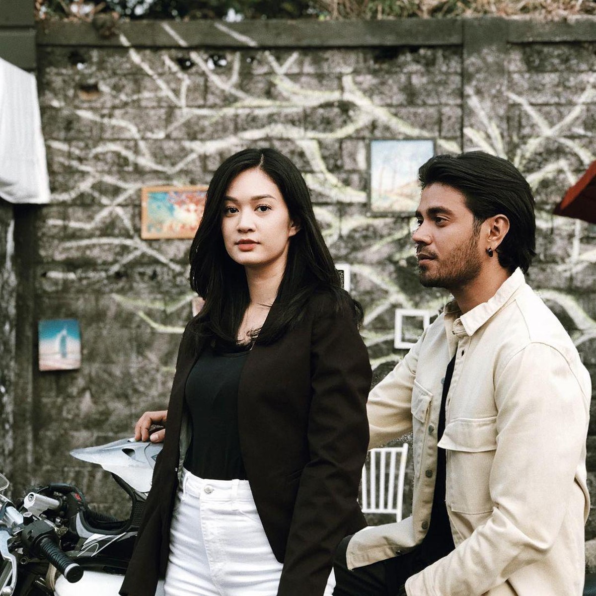 Selamat&comma; Faradilla Yoshi dilamar oleh sang kekasih Bryan Mckenzie&period; Yuk intip lagi deretan momen manis mereka&excl;