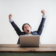 Ngantuk Tak Tertahankan Saat Puasa? Atasi dengan 5 Tips Berikut Ini!