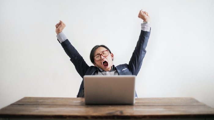 Ngantuk Tak Tertahankan Saat Puasa? Atasi dengan 5 Tips Berikut Ini!