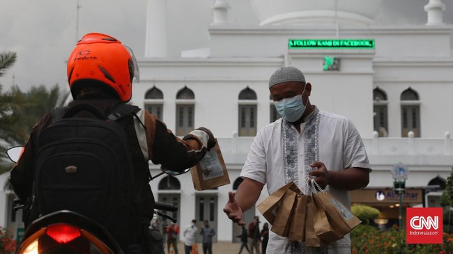 Jadwal buka puasa di sejumlah wilayah di Indonesia hari ini Selasa (12/4).
