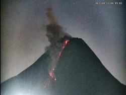 Pagi Ini Gunung Merapi Muntahkan 3 Kali Awan Panas