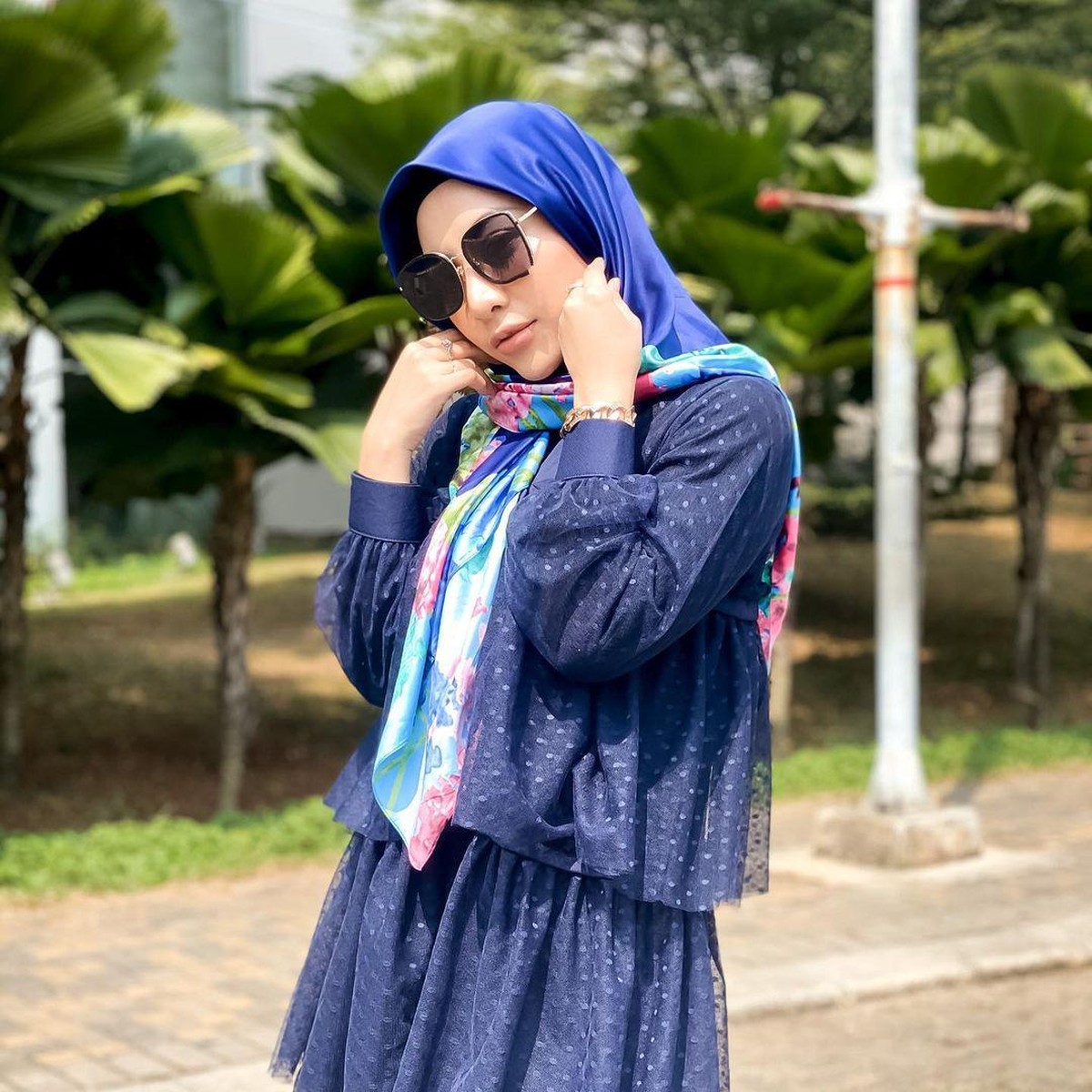 Dikenal sebagai penyanyi dengan tampilan seksi Liza Aditya kini memutuskan untuk hijrah&period; Yuk intip penampilannya sekarang&excl;